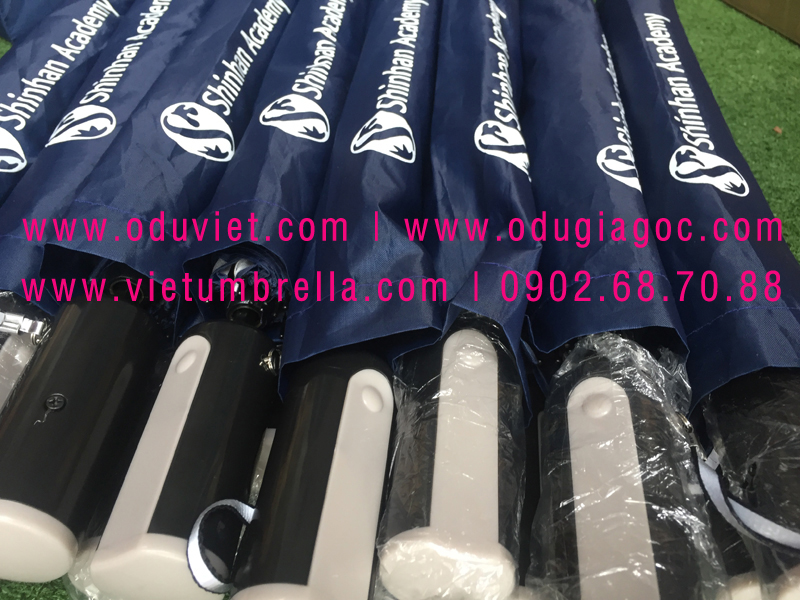 xưởng sản xuất ô dù cầm tay in logo quảng cáo